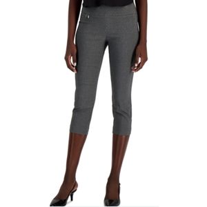 Alfani Essential Printed Capri Pull-On with Tummy-Control 6